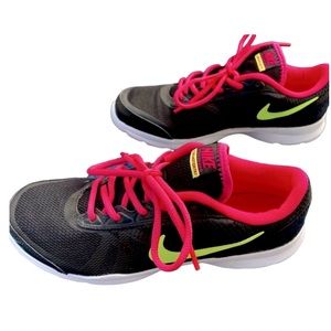 Nike Core Motion TR 2 Women’s Athletic shoes